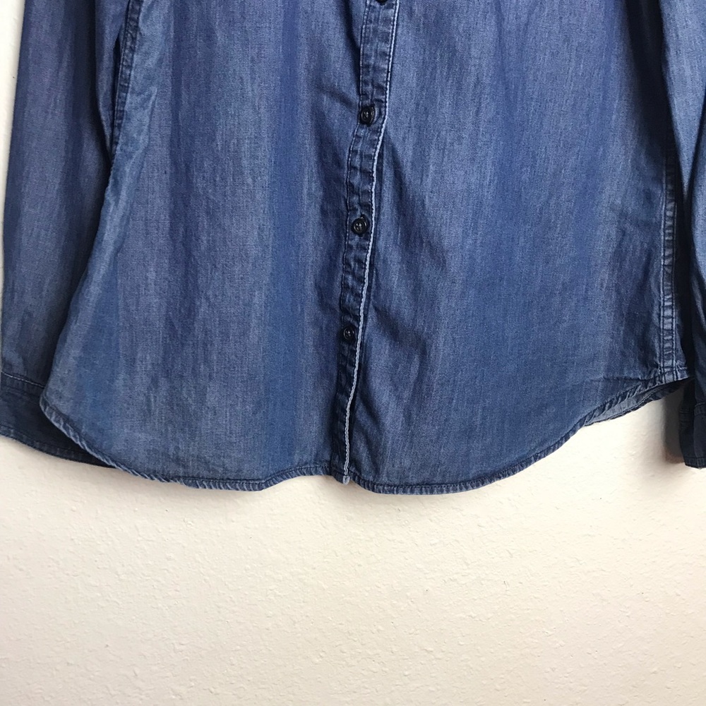 Old Navy Dark Wash Chambray Button Up Shirt - Picture 4 of 8